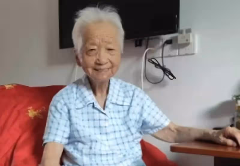 1997年，阿嬤眾籌買下一棟樓，和朋友抱團養老：這比家裡自在