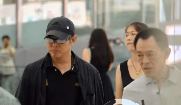 李連杰親哥給當助理「撞臉像復製貼上」只信任哥哥「開44萬高薪聘為司機」手足互相照顧~