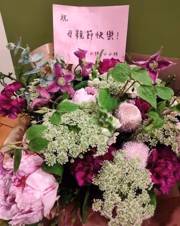 當媽後首個母親節　林依晨曬女兒長牙正面照