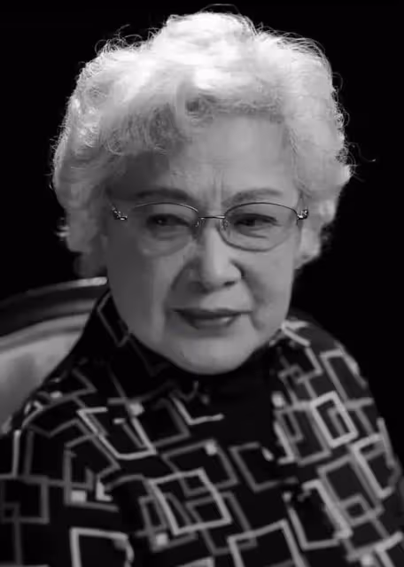 百歲藝術家秦怡病逝!歷經兩段悲慘婚姻,照顧精神分裂症兒子43年