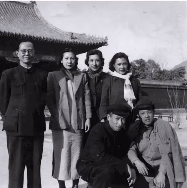 百歲藝術家秦怡病逝!歷經兩段悲慘婚姻,照顧精神分裂症兒子43年