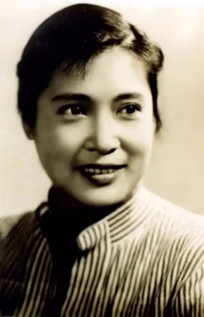 百歲藝術家秦怡病逝!歷經兩段悲慘婚姻,照顧精神分裂症兒子43年