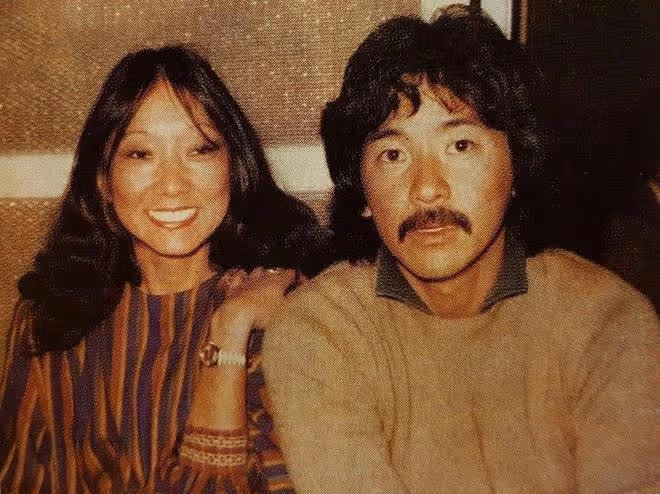 林子祥兒子曬家庭照，為媽媽慶祝母親節，把葉倩文當朋友直呼其名