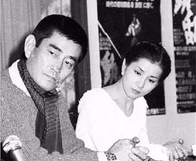 日本影星高倉健，與小其33歲的養女同居17年，死因至今不明
