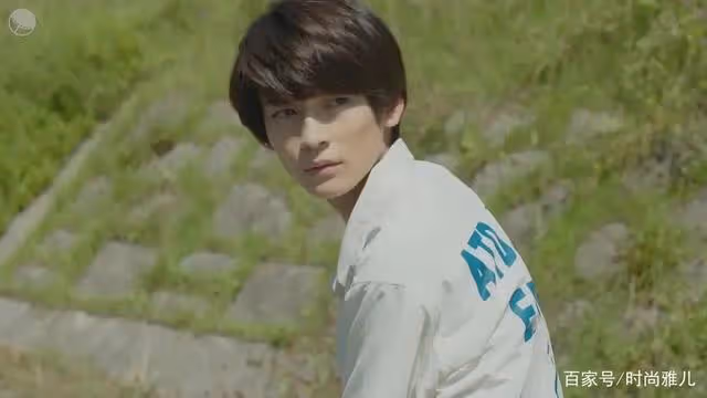 進來看日本國寶級帥哥!片約不斷,季季刷臉,這次還要男團出道!