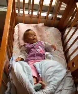 我是他哥,不是他爸!22歲兒子拒養3歲弟弟,父母將其告上法庭「不靠譜爹媽」有多可怕~
