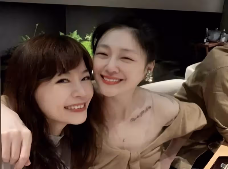 扛不住了?大S前腳秀恩愛,汪小菲後腳卻哭了,透露餐廳無法正常營業:或將宣告破產