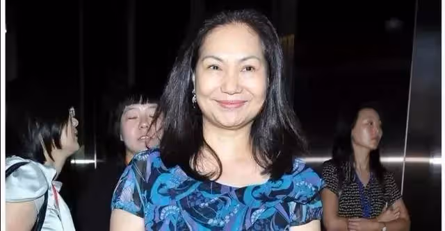 生3女被看低，當家女養活7個小姑，替出軌丈夫還債800萬，大S媽才是真豪橫！