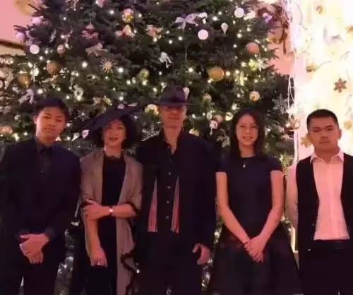 「你媽媽是個男的!」,金星兒子被同學嘲笑,孩子霸氣回懟,比媽媽金星還「毒舌」