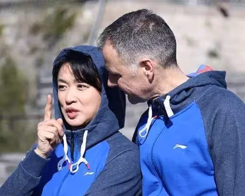 「你媽媽是個男的!」,金星兒子被同學嘲笑,孩子霸氣回懟,比媽媽金星還「毒舌」