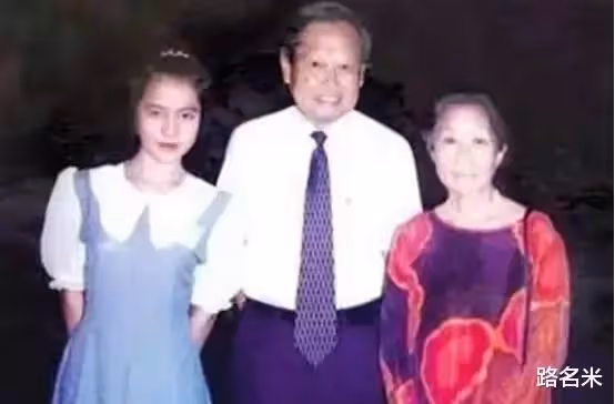 恩愛18年!28歲翁帆把楊振寧「照顧到100歲」 繼子女們感謝她:她是個很善良的女孩