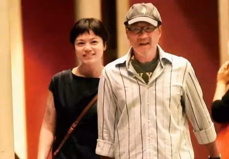63歲李宗盛現身周華健演唱會,小27歲三婚嬌妻露面,氣質極佳完全不輸林憶蓮