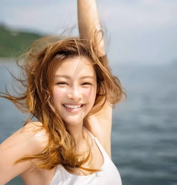 TVB知名女星遭質疑炫富!開200萬支票送母親,美容生意月入百萬