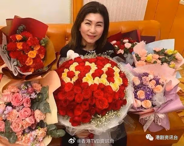 群星到賀！TVB高層樂易玲母親節收「620」鮮花
