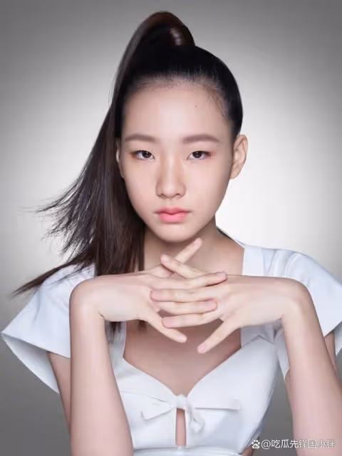 星二代開始進軍娛樂圈，有人美若天仙竟被嘲，有人長相普通慘遭罵