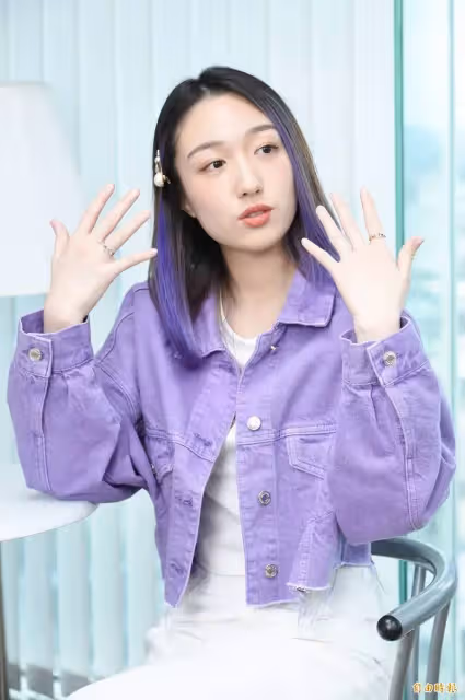 母女公開同框！李翊君豪砸千萬「獨生女花3年半」從名校畢業　愛女「偷翻母手機」不捨吐最大心願