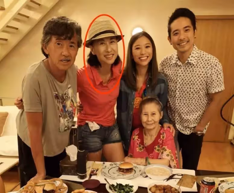「新凍齡女神」59歲的葉童，60歲的葉倩文，她們滿頭白髮，足以讓溫碧霞羞愧不已，網友：高清鏡頭下都「露餡」了