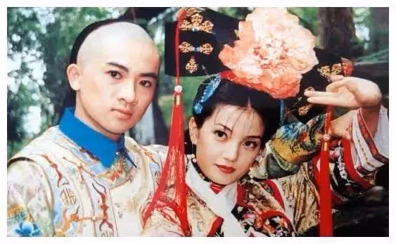 陳志朋折騰半生，終於回歸正常穿衣，如今49歲反而帥氣有型