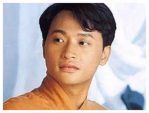 陳志朋折騰半生，終於回歸正常穿衣，如今49歲反而帥氣有型