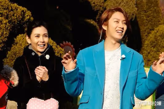 富豪老公剛出事，她就急忙把女兒推進圈了？！