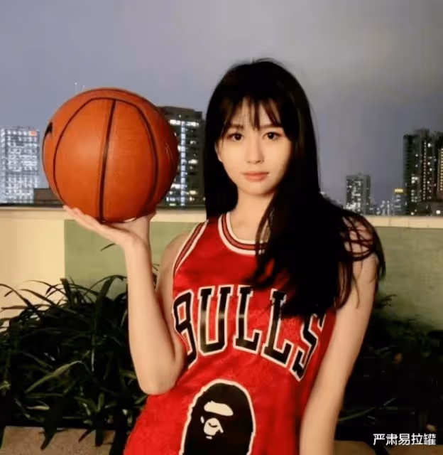 富豪老公剛出事，她就急忙把女兒推進圈了？！