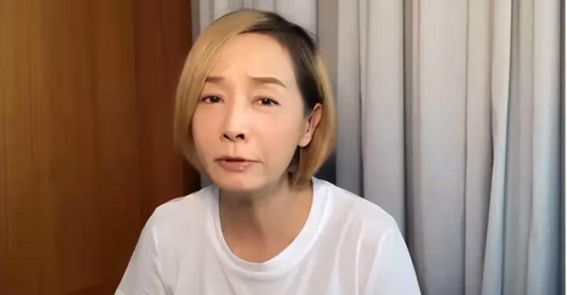 張國榮前女友毛舜筠近況曝光！身材消瘦臉頰凹陷，倆女兒罕見露面