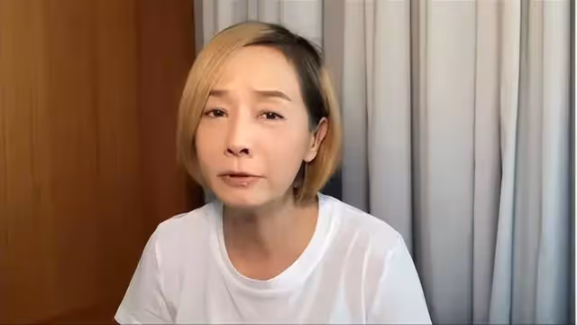 張國榮前女友毛舜筠近況曝光!身材消瘦臉頰凹陷,倆女兒罕見露面
