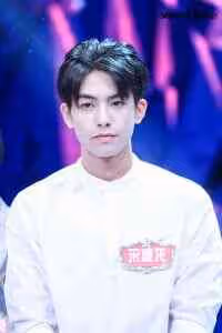 宋威龍個人資料簡介 學歷太低了是怎麼回事？