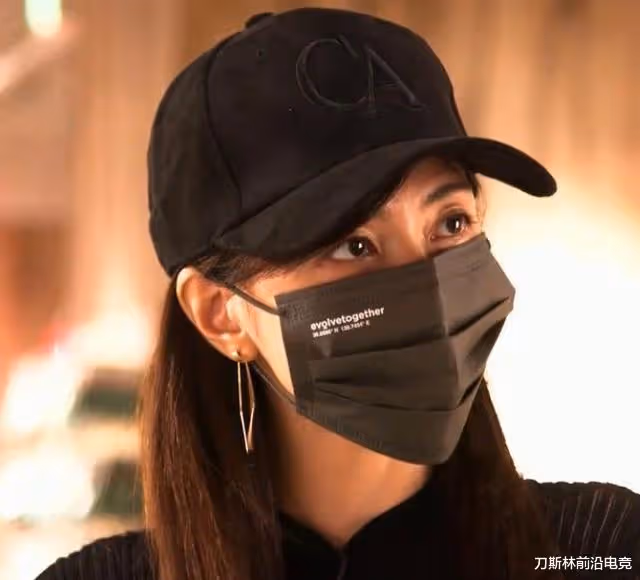 46歲內田有紀上熱搜!與木村拓哉出街購物組圖流出被贊少女感爆棚