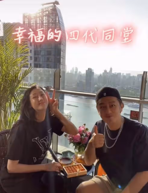 陳浩民家四代人同框！全家居黃浦江畔曬太陽，滿桌精緻甜品互相喂