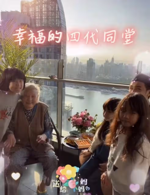 陳浩民家四代人同框！全家居黃浦江畔曬太陽，滿桌精緻甜品互相喂