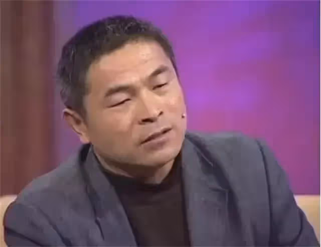父親苦苦尋子24年,騎廢10輛車,如今終於找到孩子,結果卻令人驚訝,孩子:我要留在養父母家