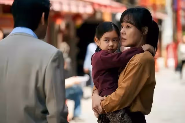 奶奶當著眾人的面,狠狠地扇了孫女一巴掌,也扇破了兒子的婚姻