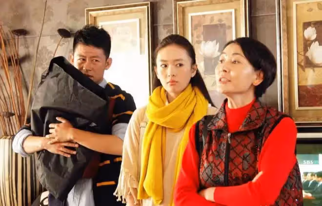 老人住女兒家養老，3000退休金月月不剩，女婿：您要拖垮我們嗎？