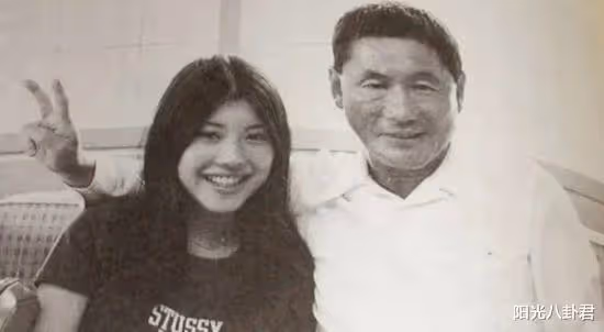 刷新紀錄！73歲導演與小18歲小三結婚，與前妻40年婚姻出軌四次！
