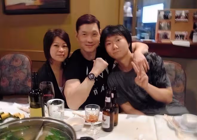 63歲周比利定居加拿大！近照頭髮花白鬍子拉碴，結婚多年無子女