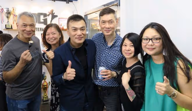 63歲周比利定居加拿大！近照頭髮花白鬍子拉碴，結婚多年無子女