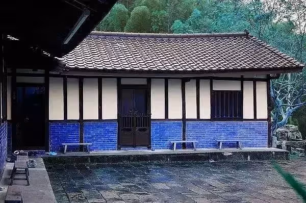 男大生畢業當兵後從銀行舉債1500萬後,跑到南投深山中住了一年,改造百年三合院,成「台灣最美民宿」