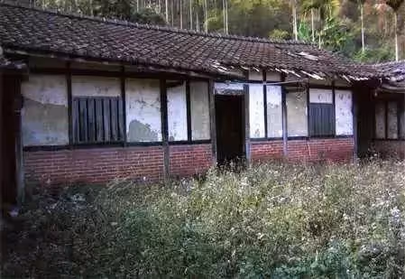 男大生畢業當兵後從銀行舉債1500萬後,跑到南投深山中住了一年,改造百年三合院,成「台灣最美民宿」
