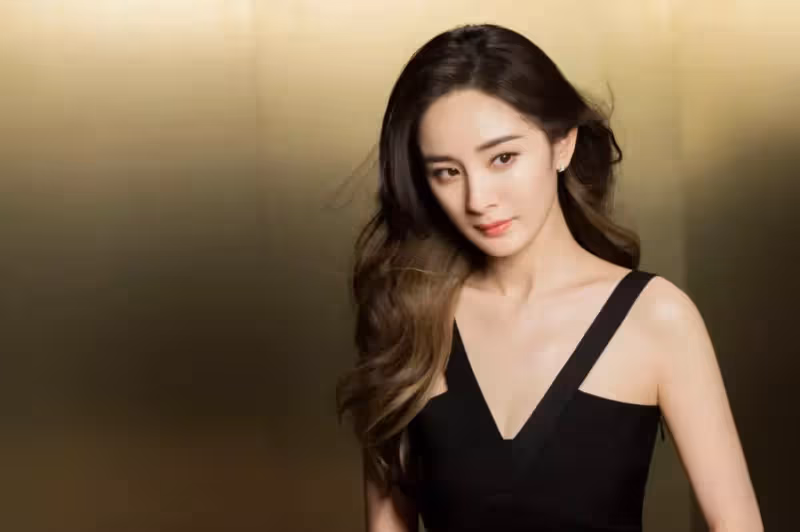 「女王語錄更新」 楊冪認了「我有錢」 談戀愛超霸氣 – 就醬Young