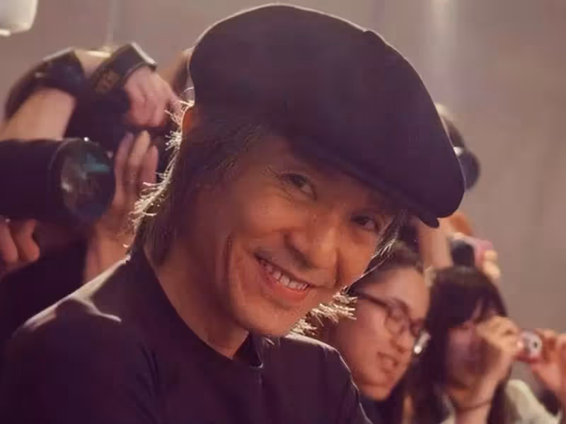 30年後再看周星馳:59歲滿頭白發孑然一身,「我老了,時間不多了」他的心酸無人能懂