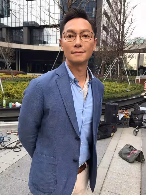 謝祖武曾「靠片場打包剩菜」餵飽肚子,20歲學會「保守也能發大財」成功翻身:從小窮怕了,現在也要省錢