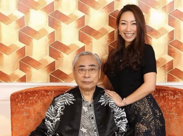 香港知名富三代宣布剖腹產子!寶寶很像已故富商外公,被贊有福氣
