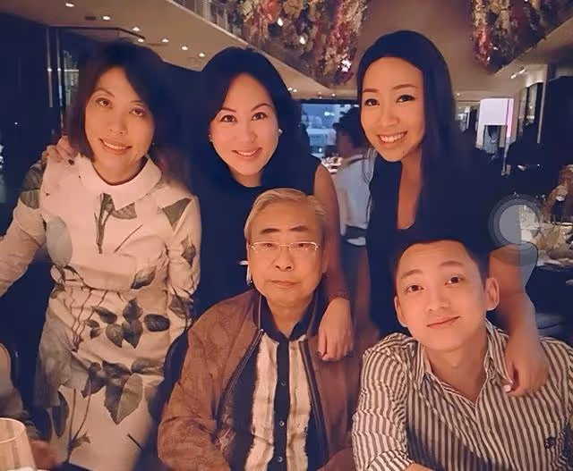 香港知名富三代宣布剖腹產子!寶寶很像已故富商外公,被贊有福氣