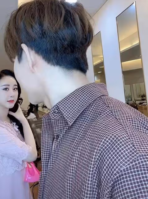 咸素媛一家三口直播，跟婆婆打扮如貴婦，小18歲老公越發年輕