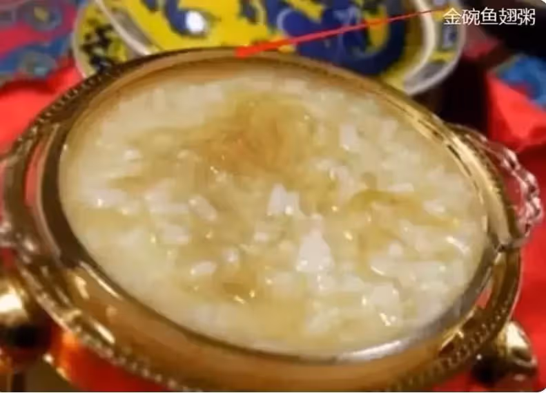 林心如養女兒太「壕」！送3孩子億寶石項鏈，吃飯都是用純金碗，網友酸了：明星媽媽都這麼壕？