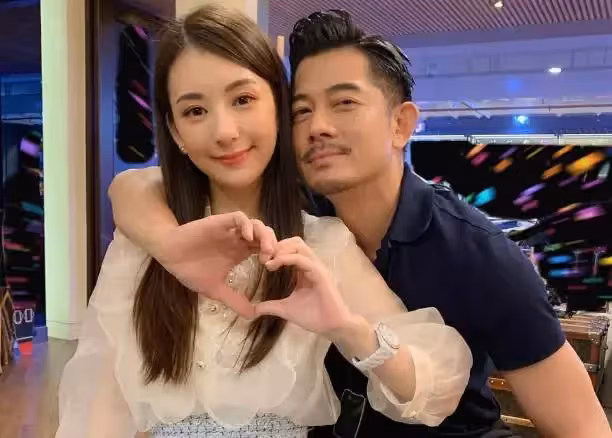 郭富城女兒長相不碼了！低頭作畫「濃眉挺鼻」模樣可愛，正臉曝光網友：像媽媽
