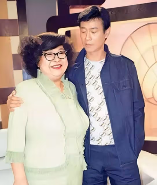 沈殿霞之女鄭欣宜：我早逝的母親，我再婚的父親，讀懂親情淚滿流