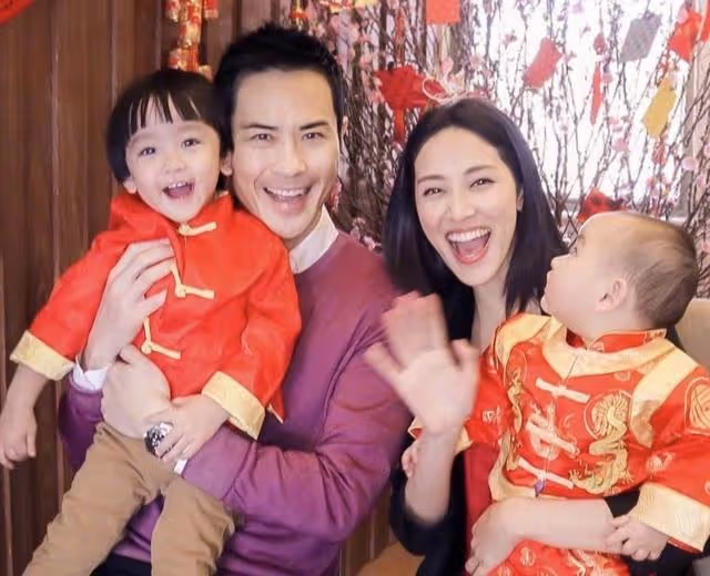 恭喜!香港知名男星曬合照慶祝戀愛7周年,夫妻倆高顏值引熱議