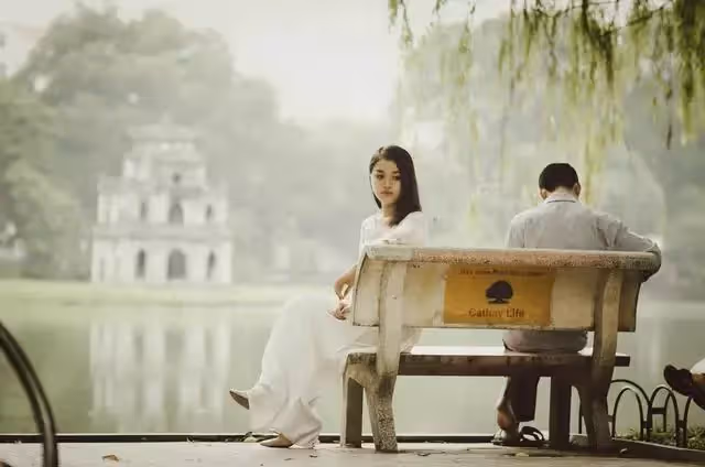 丈夫怒斥妻子不顧家,給小舅子買車,卻被怒懟:那是我弟不是外人